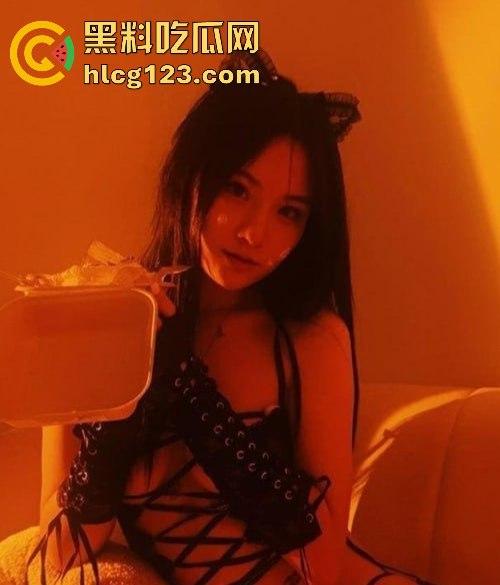 京城富二代带领车模开房大戏!多位女神级车模全裸跪地求操!花式调教让她们高潮迭起,嘴里全是求再操!-2