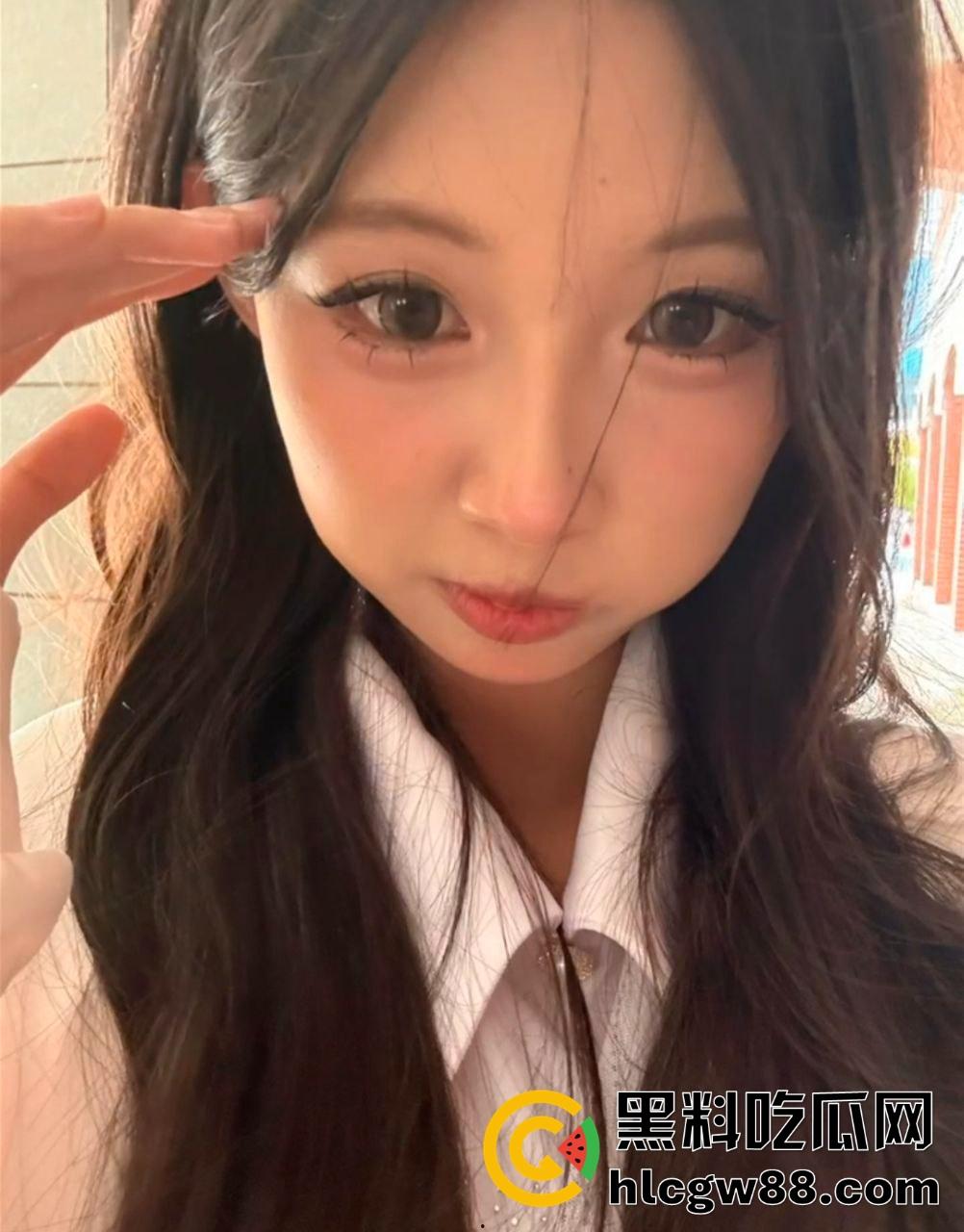 上海二中超爱JK高中生【章楠鑫】黑丝短裙被骗酒店,小哥忽悠打游戏后架大长腿无套猛干!-4