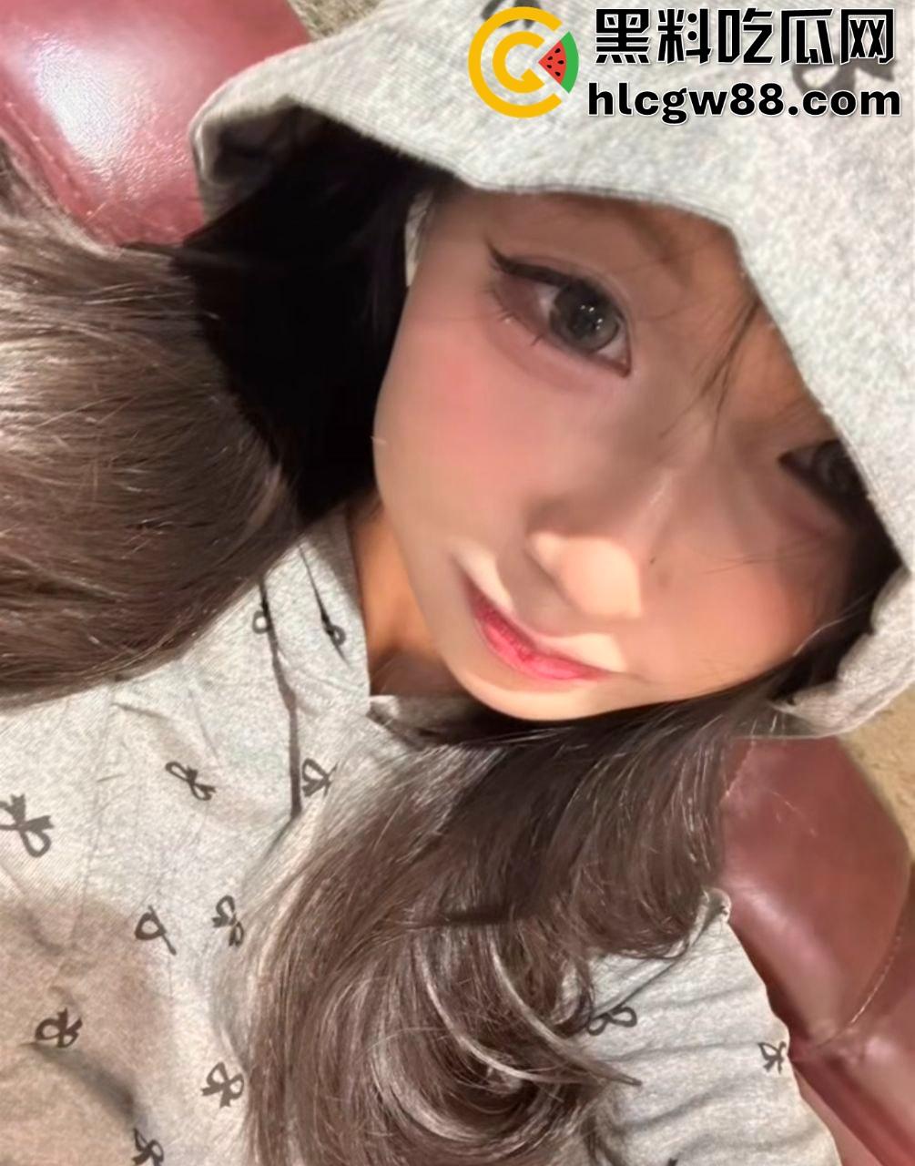 上海二中超爱JK高中生【章楠鑫】黑丝短裙被骗酒店,小哥忽悠打游戏后架大长腿无套猛干!-5