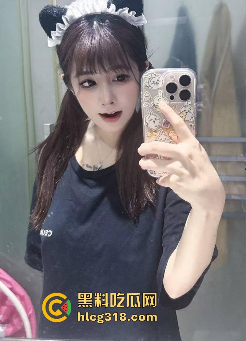 海角社区【朋友的妹妹】JK嫩妹不穿内裤色诱 欲火攻心大力狂插白虎蜜穴!-1