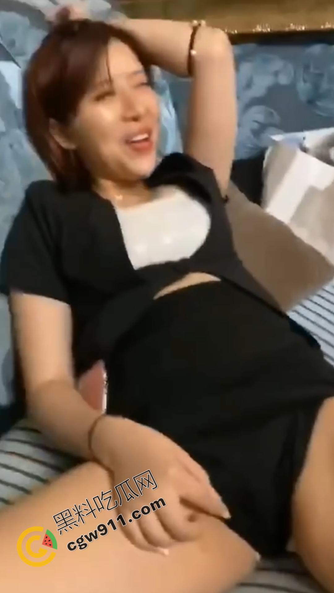 诱惑难挡!泰国比基尼理发店掀起性感风潮,菲律宾跟风却惨遭国家拒绝,国内瓜友想不想体验一把?-11