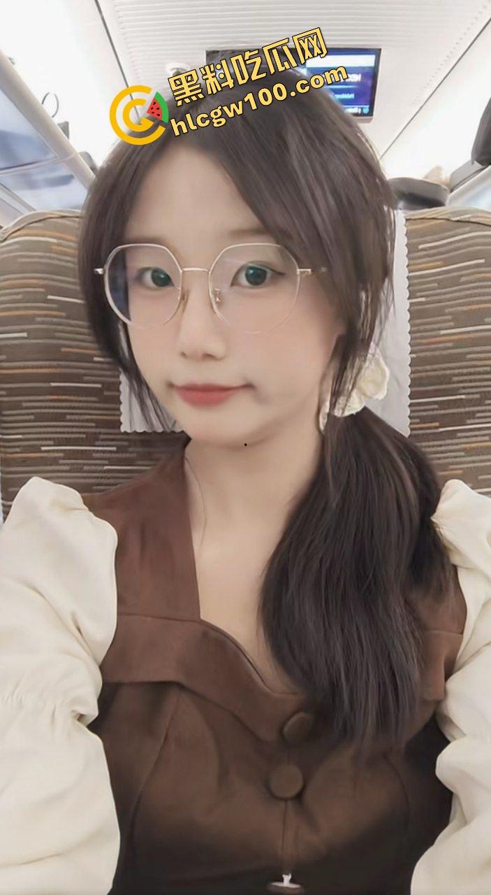 瓜友独家投稿曝光生化母体!化大附中卖淫骚鸡【余纯】600约炮单男,黑丝操逼颜射贱脸!独家流出!-4