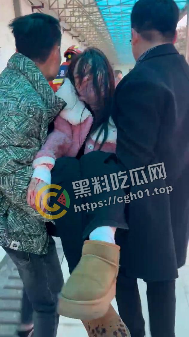 湖南新化网红【陈灿灿】与富二代分手后被造谣 精神失常跳楼未遂 鸡还相当贞洁烈女-6