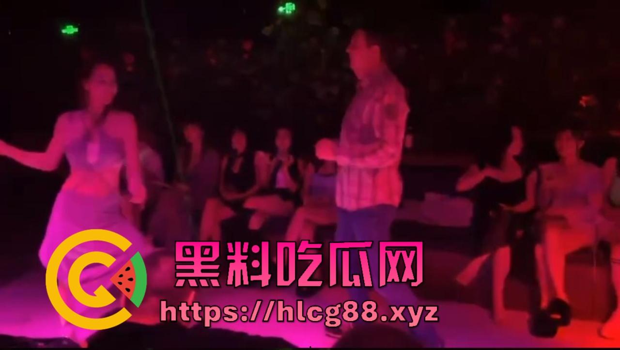 春天的信号?不是花开,而是舞厅里大白腿全都跳起来了!莎莎舞一开,一包利群换个妹子,今晚老子就是皇帝!-7