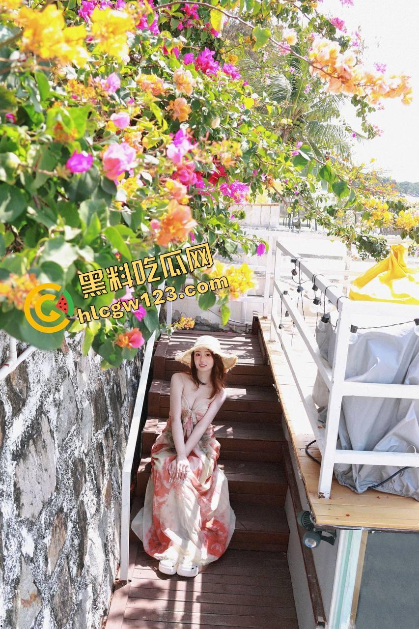 农业片天花板,大胸妹模仿奶牛挤奶,乳头夹得哆嗦喷汁,这奶子还能这样玩?奶牛看了都沉默!-2