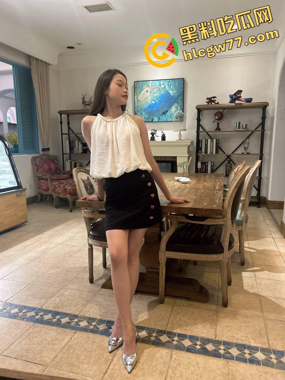 成都环球中心情侣不拉窗帘打野战,光着身子对着窗外狂操,现场直播皮影戏,爽到飞起!-4