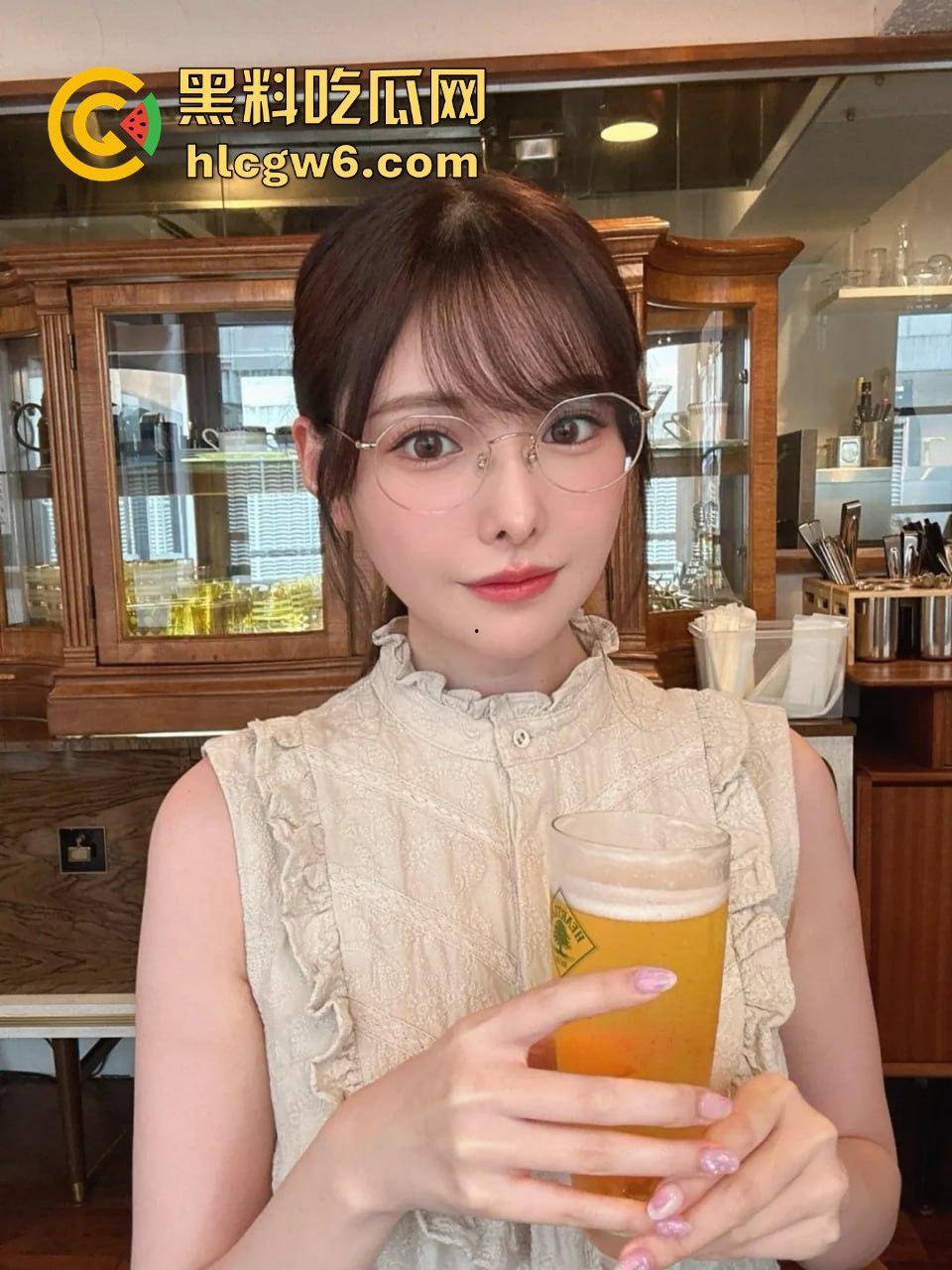 日本AV界第一美腿『桥本有菜』宣布引退，SSS级女优眼含热泪告别粉丝 还没看够就说再见了？再看一部少一部！-7