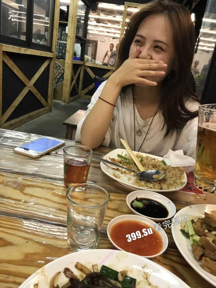 长相甜美的大一新生 抢手学妹被校内老油条设酒局灌醉  带回房间拍摄迷奸视频  露脸无套内射-6