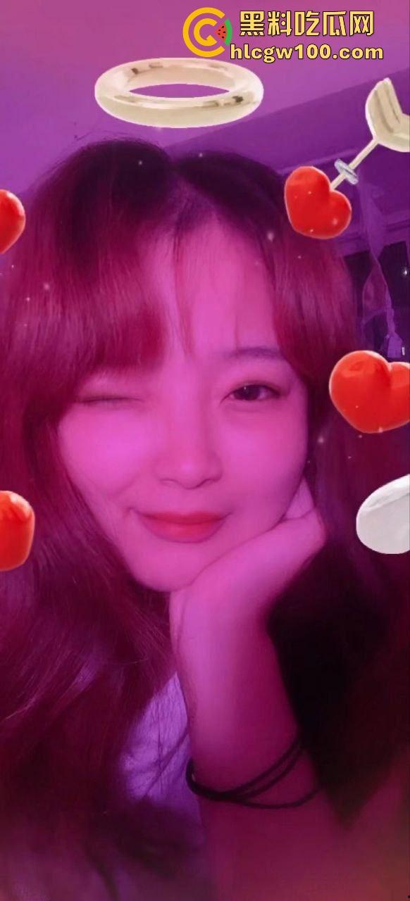 武汉骚货【高洁】已婚前女友变炮友，平时清高床上浪叫，肥穴水多舔鸡巴嗷嗷浪，嫌老公没情趣不够爽！-3