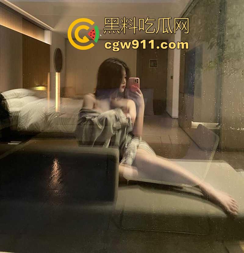 高富帅瓜友约炮援交女大，20cm大屌抽插学生妹娇嫩肉穴，疯狂爆操内射，尽情享用今天的