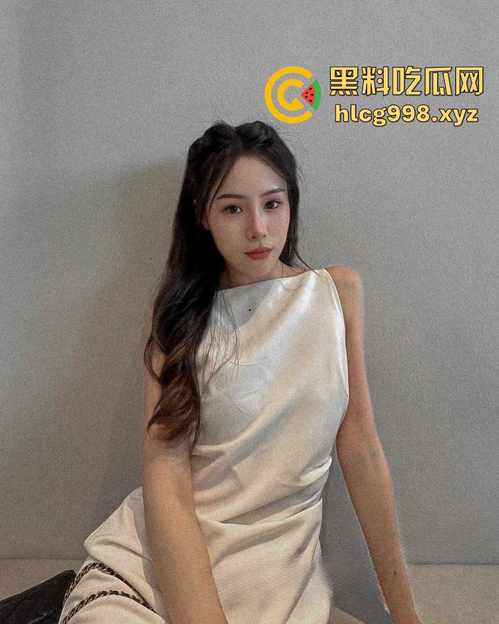 美女模特[黄莎莎]遭遇工作诈骗！完美身材被一步步诱骗曝光，私密视频惨遭疯传！-10