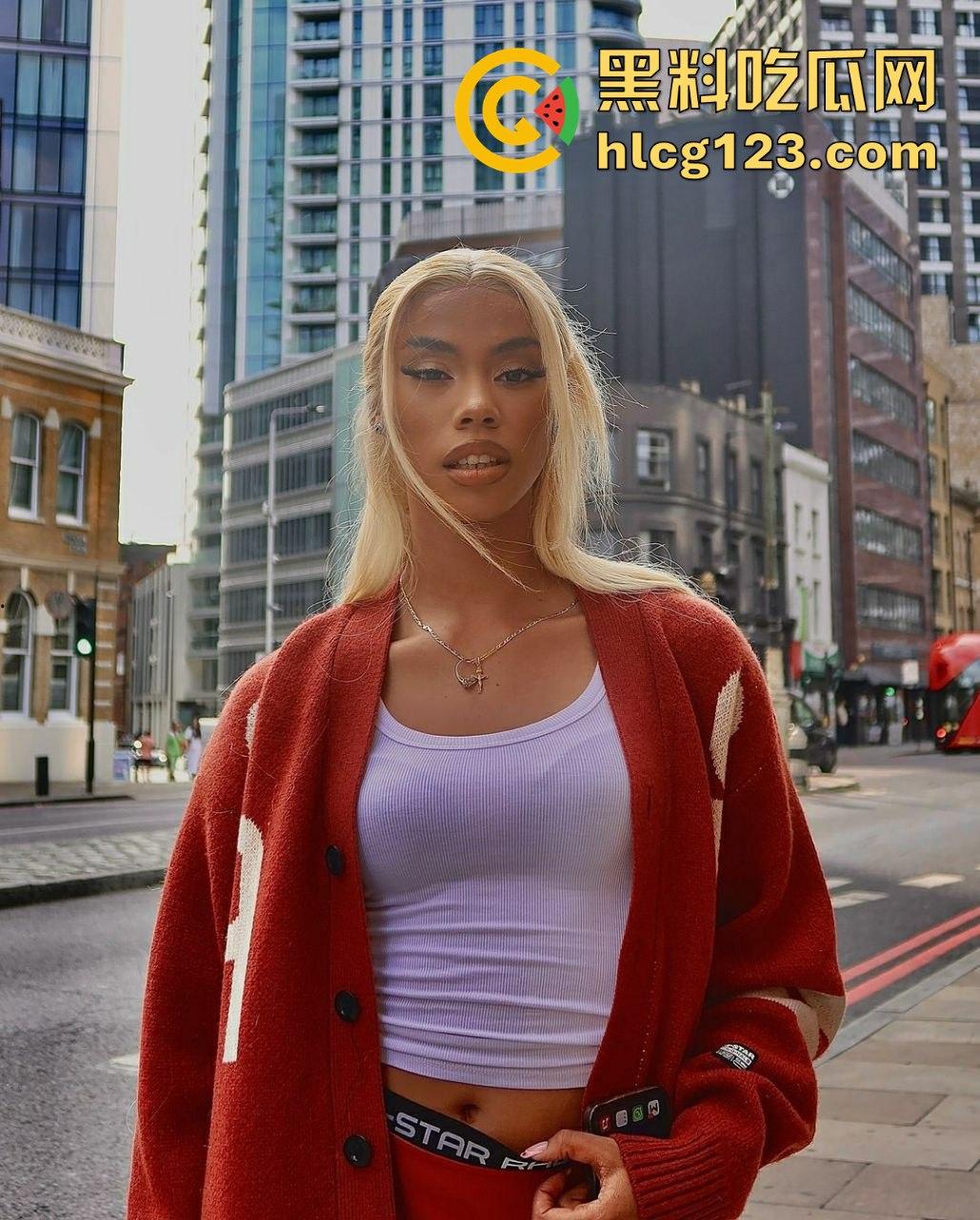 DJ Chelsea秀身材震撼全场,男友场外找妹大秀高难度姿势,黑人体力太猛了!-2