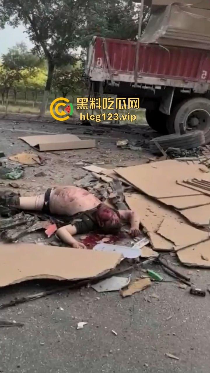 河北廊坊公交车突发车祸 老人孩子死伤无数 现场伤亡视频曝光-6