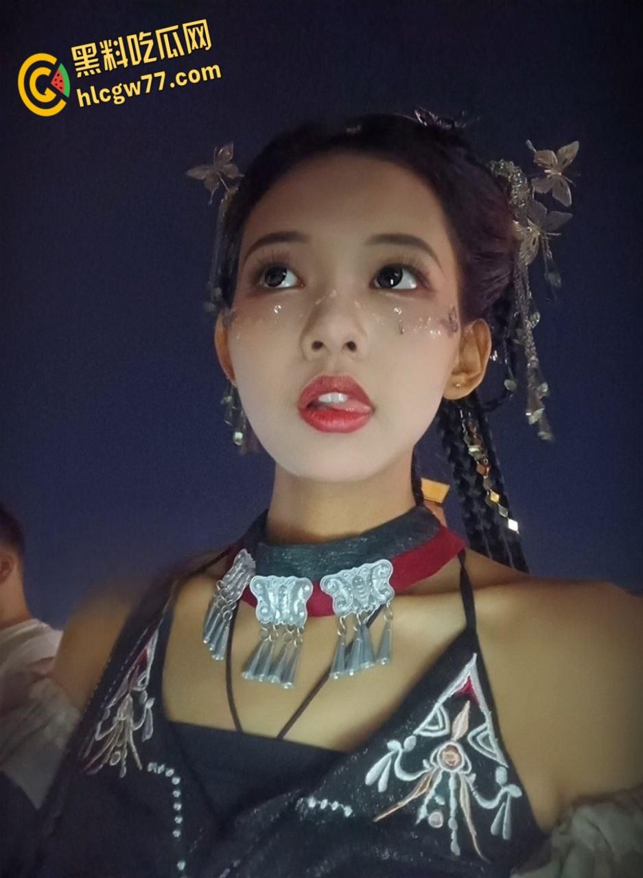 推特情侣泄密自拍,清纯反差尤物捆绑调教,口爆肥臀掀情欲狂潮!-1