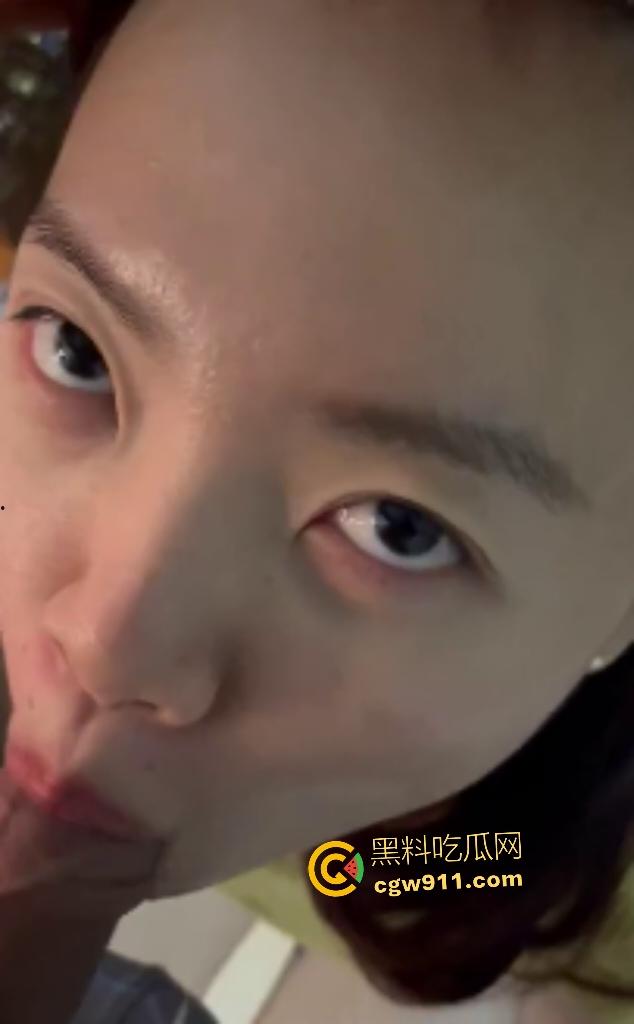 文静女神私下骚到飞起,新男友刚上床被口技吸魂腿软,巨乳骑乘如过山车,这嫩逼能把鸡巴融化了!-3