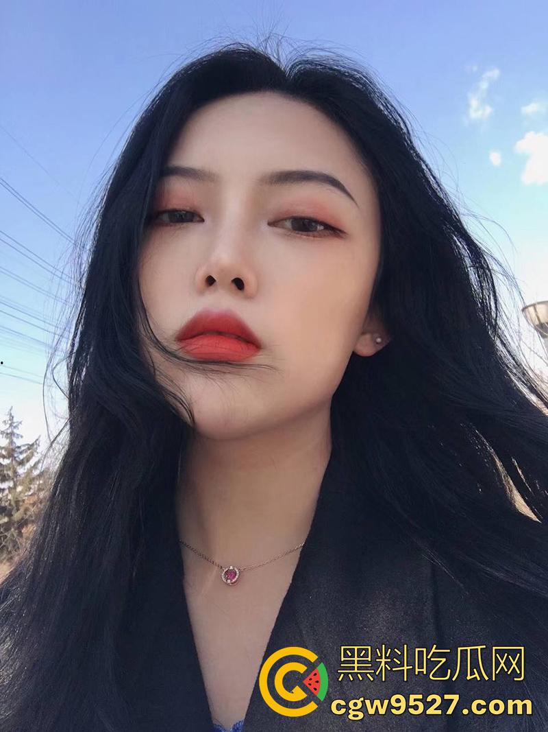 潍坊学院甜美女神【王媛媛】，乖巧的圆脸学生妹，长得很像某个明星，又嫩又听话，被男友狠狠拿捏调教！-1