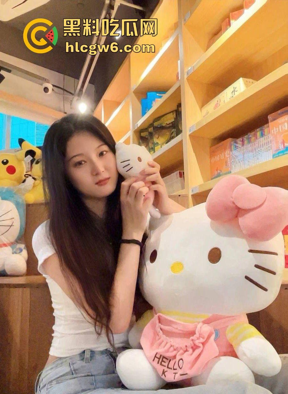 西南医科大学学生妹【陈雨柔】手机修理翻车,稚嫩脸皮装清纯,骚得像条母狗,露奶扭腰啥都敢干!-7