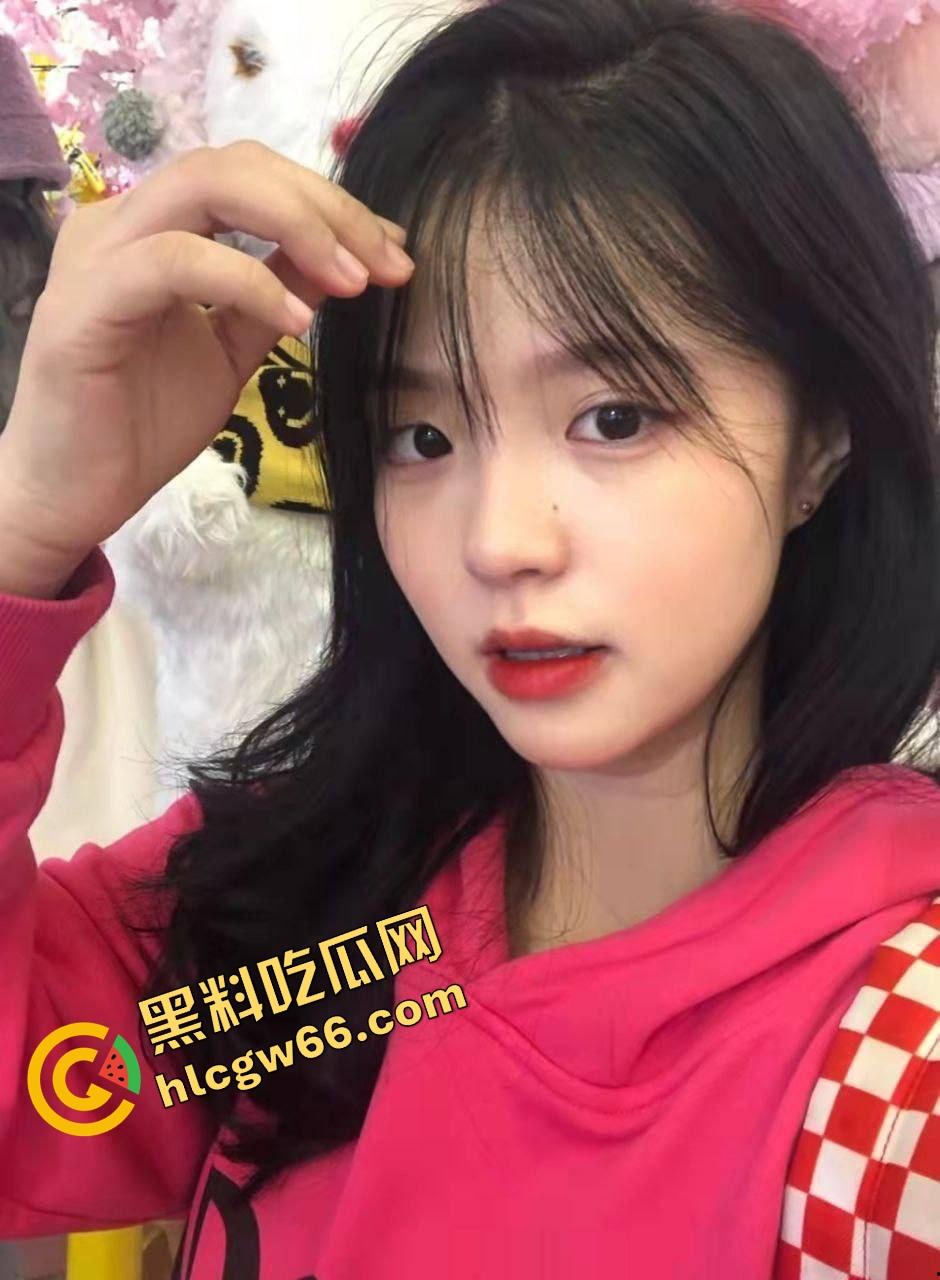 江西师范学院『李小雪』纯欲天花板曝光,极品颜值原味自拍流出,逼嫩得像刚剥的荔枝,准备开撸吧!-2