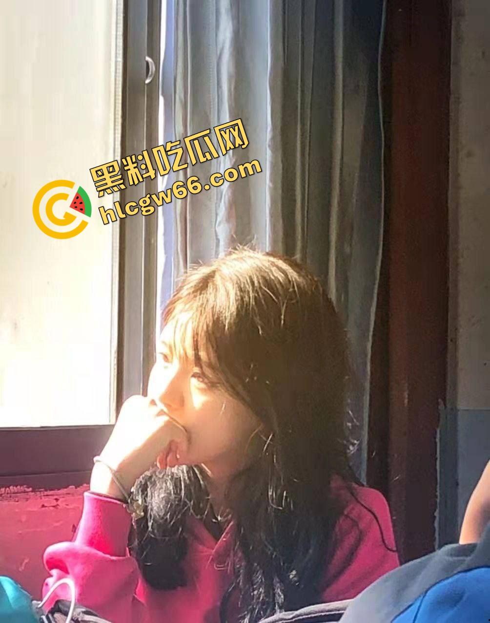 江西师范学院『李小雪』纯欲天花板曝光,极品颜值原味自拍流出,逼嫩得像刚剥的荔枝,准备开撸吧!-3