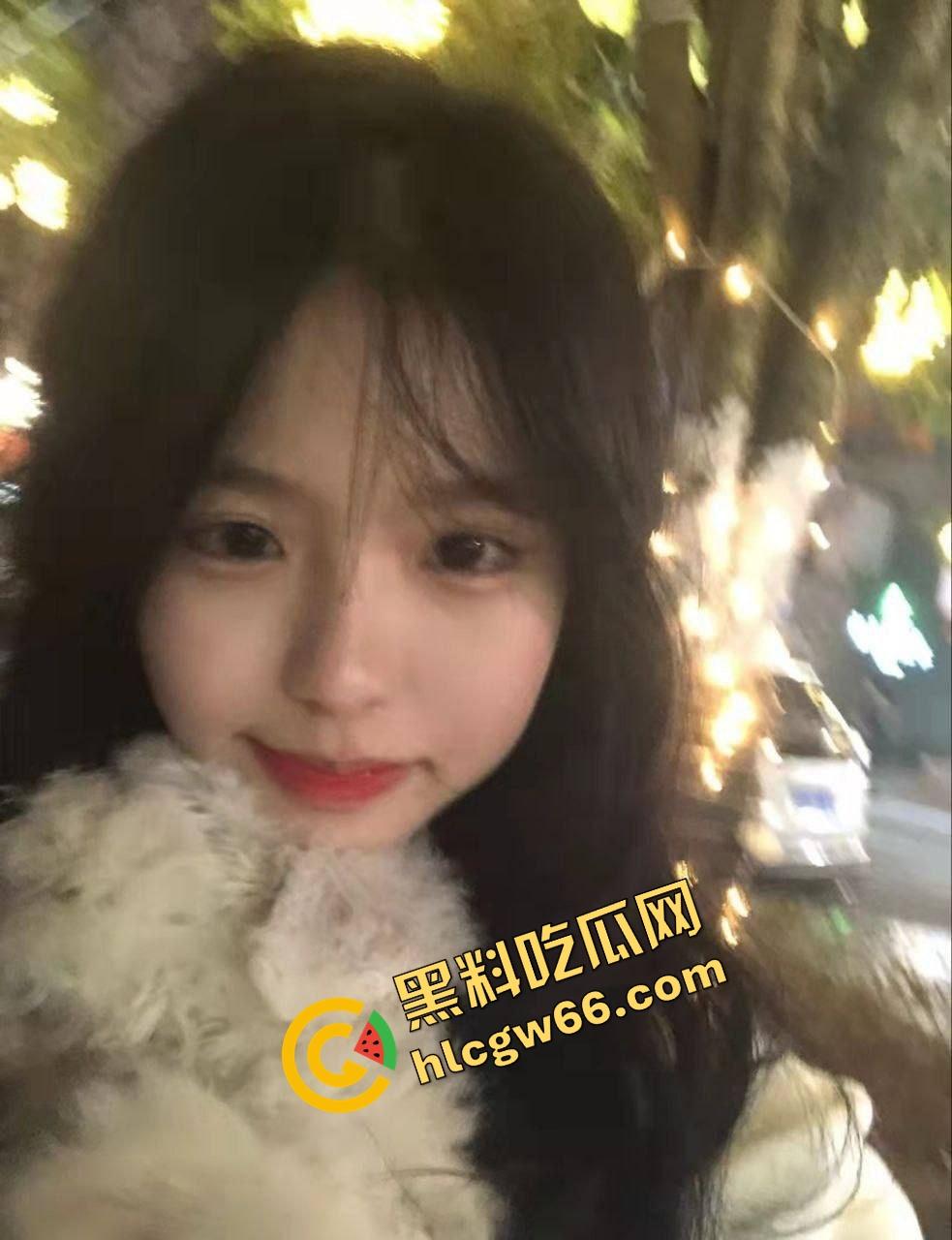 江西师范学院『李小雪』纯欲天花板曝光,极品颜值原味自拍流出,逼嫩得像刚剥的荔枝,准备开撸吧!-9