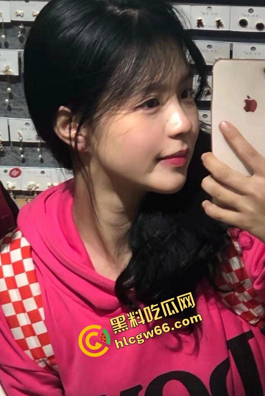 江西师范学院『李小雪』纯欲天花板曝光,极品颜值原味自拍流出,逼嫩得像刚剥的荔枝,准备开撸吧!-11