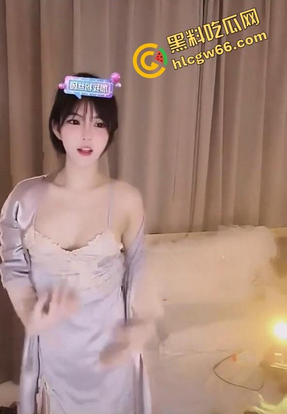 抖音百万人气婊『妮好甜』半年尺度合集曝光,酥奶白虎轮流骑,金主轮番中出操成精盆母狗!-5