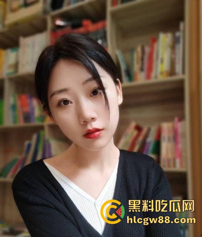 南宁小学骚货老师【刘悦湖】被校长开发的贱母狗,被操得嗷嗷叫爸爸,开发得顺风顺水!-6