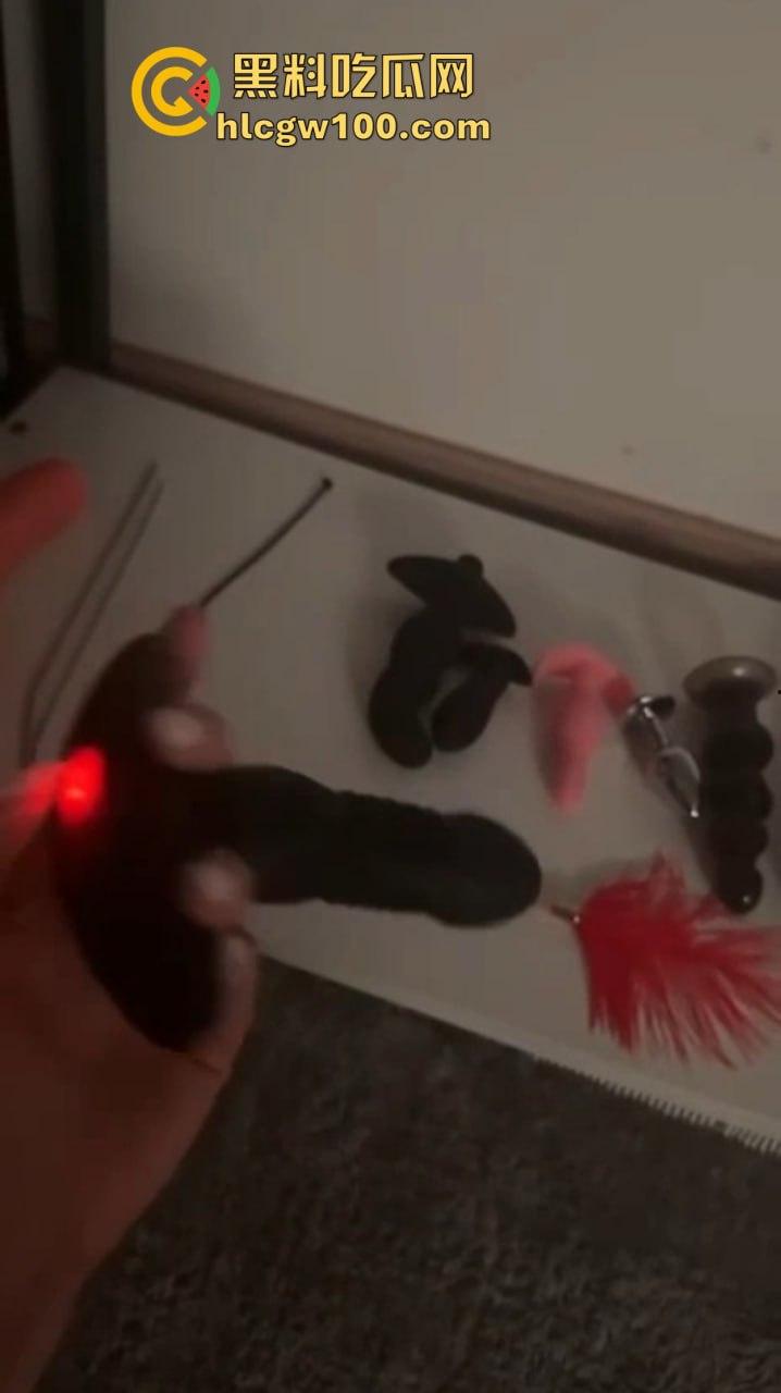 南京白虎小奴奴『冰儿』开SM工作室，微胖肉感骚到爆，最爱当肉便器被灌满，小穴湿滑喷射像喷水枪！-9