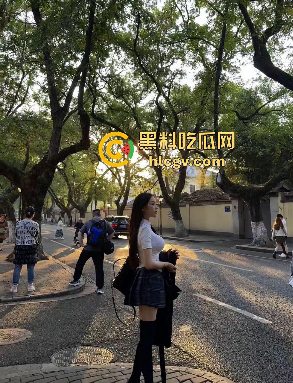 群友大哥硬砸软妹币拿下VV星球女主播！『宵夜789』擦边视频全曝光，女神胯下娇喘，舔狗集体心碎！-25