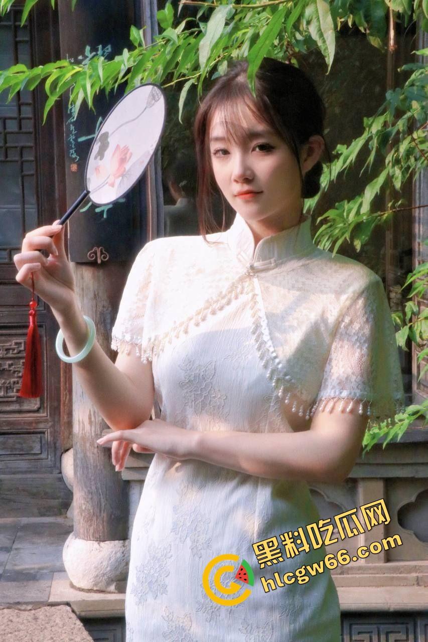 邯郸母狗『赵惠淼』穿汉服装清纯骗感情,背着男友偷肏被操上瘾,红黑开档丝袜跪舔口爆中出爽翻天!-1