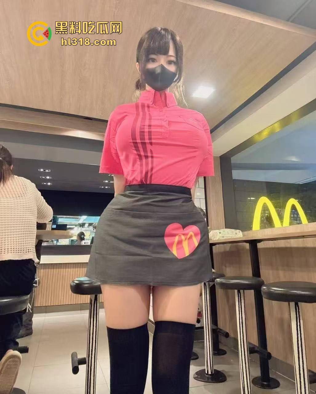 你知道的我一直觉得麦当劳是最好吃的！酒店后入猛吃麦当劳最新套餐，海鲜味的的汉堡，下次还来！-3