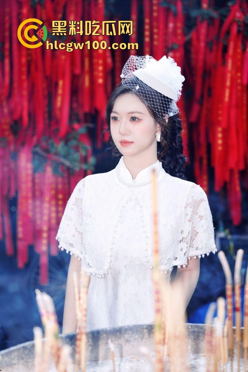 青岛熟女【薛萍】淫乱3P还群里直播！两个单男轮番上阵，骚浪程度直接封神，这谁敢娶回家啊？-6