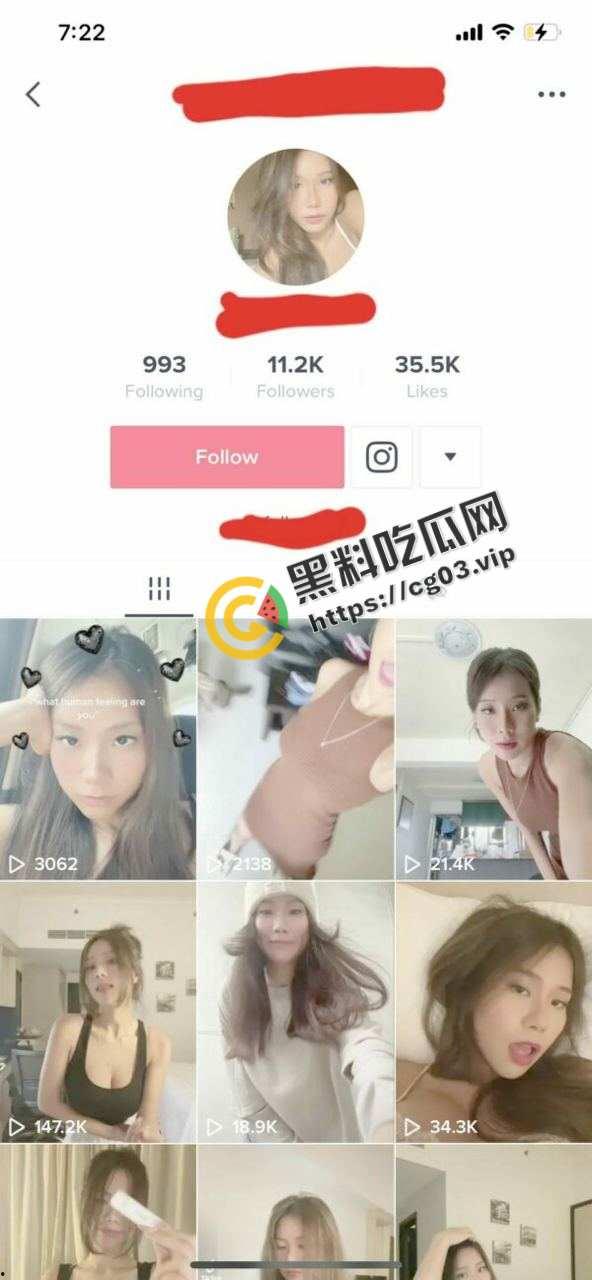 IG上万粉网红厕所自拍流出 身材无敌 童颜巨乳 木瓜奶又大又白-1