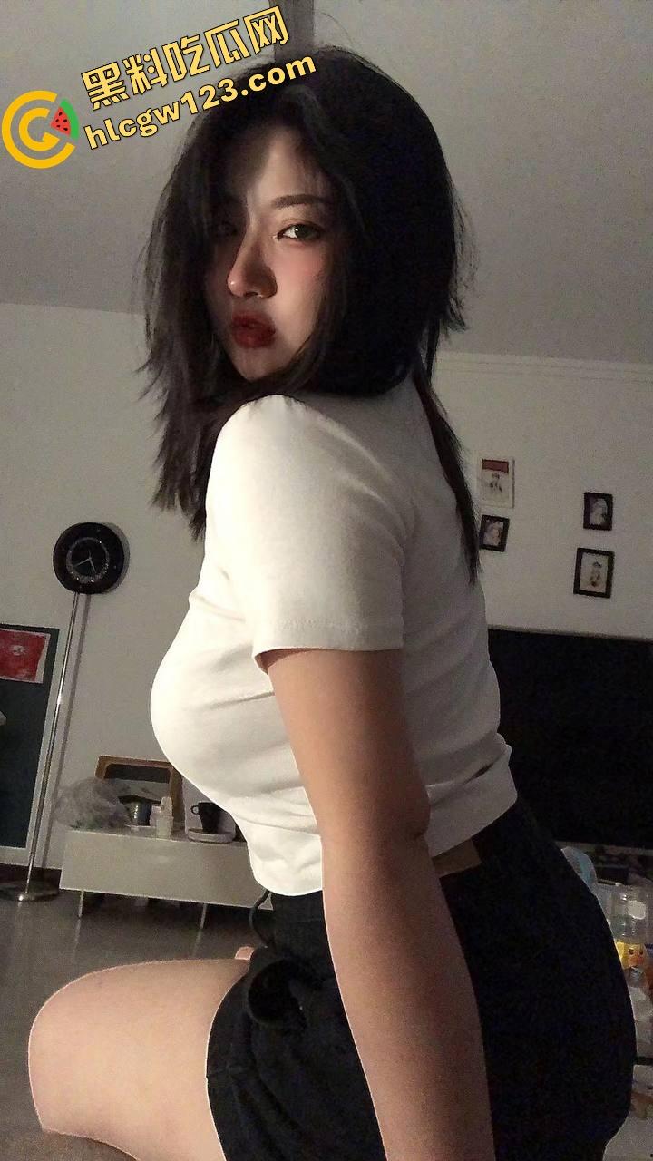 鞍山『林乖乖』分手后被爆私密记录,分手才看清真面目,舔脚肛交双插通吃,朋友圈疯传私密记录!-6