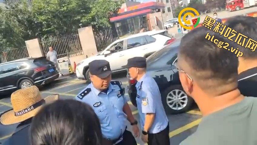 青岛李沧区圣德心脑血管医院迁建引发抗议，家长怒骂警察直接被捕！-2