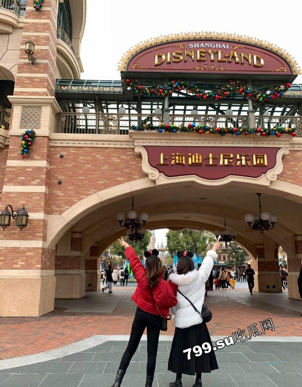 【高端泄密】胡子哥 爆操 上海交通大学研究生 梁惠敏 膝盖都破了-13