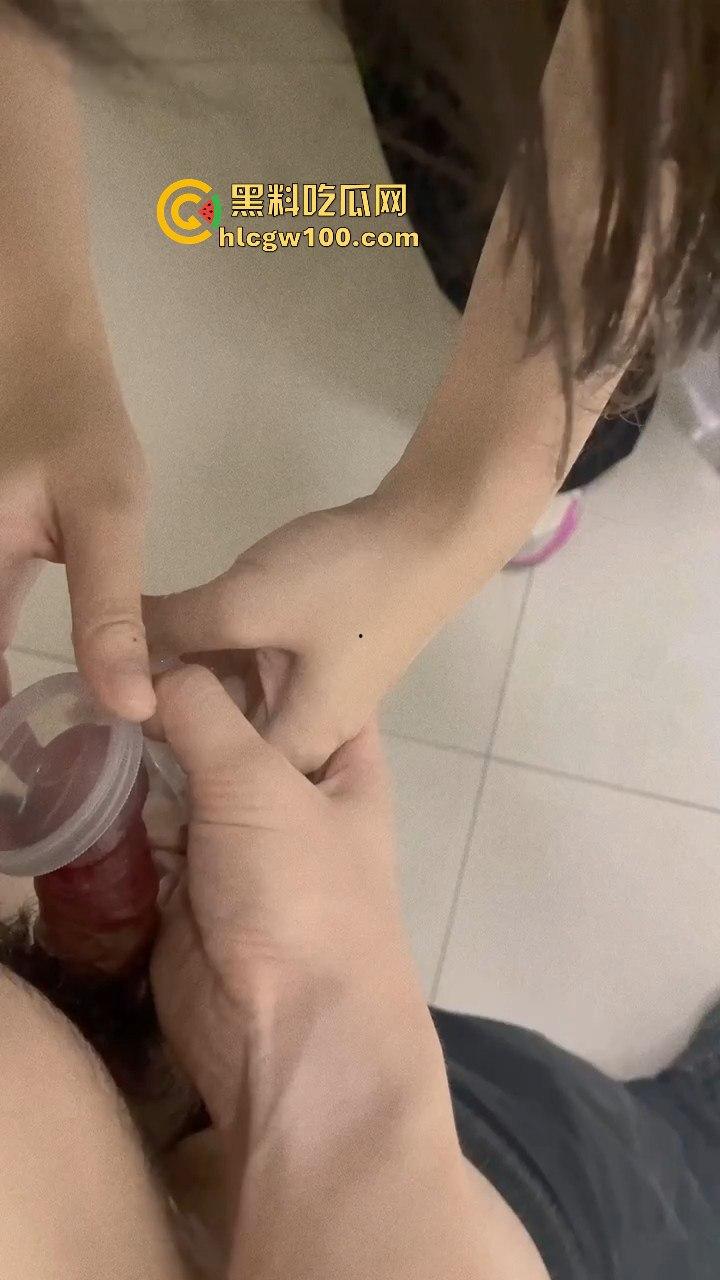 河南省驻马店医院反差护士【吴新园】口交取精保存，最新一弹1小时36分资源爆出，内容引入眼球！！-26