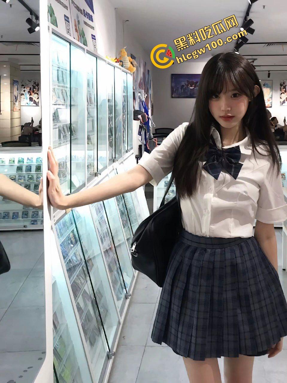 长沙民政JK清纯嫩妹反差婊【张雅萱】极品粉穴自拍全裸脱衣,尿盆诱惑洗澡供金主!独家曝光流出!-3