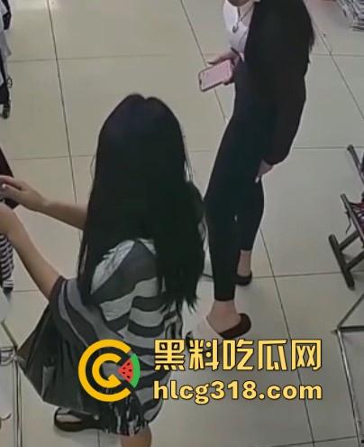 郑州女装店惊现射精男！枪法精准甩狙高手，秒射黑丝裤，瑜伽但哥们的审美一般，这都射得下去！-10