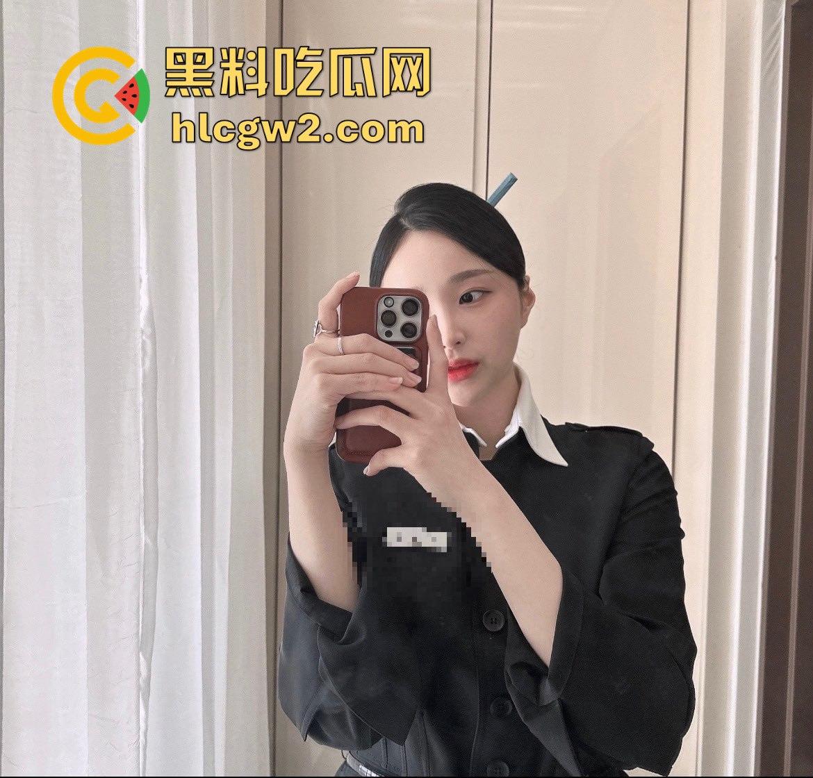 河北极品九头身美腿少妇【史若曦】狐媚眼小三相,满分颜值被土豪包养性爱自拍独家流出!-7