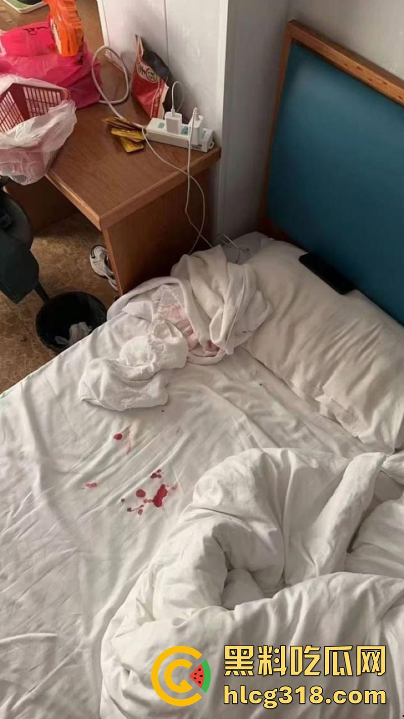 苏州科技大学【邹妍】，06年处女大学生，勤工俭学卖初夜赚钱，聊天记录和做爱视频被曝光！-13