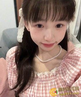 武汉纺织大学【徐思洁】 ,做爱时为寻求刺激找人语音通话,清纯学妹深喉口交,情趣内衣捆绑调教,简直骚到没边!-3