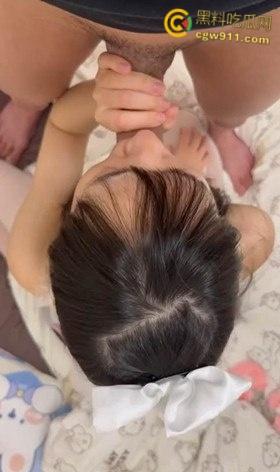 武汉纺织大学【徐思洁】 ,做爱时为寻求刺激找人语音通话,清纯学妹深喉口交,情趣内衣捆绑调教,简直骚到没边!-5