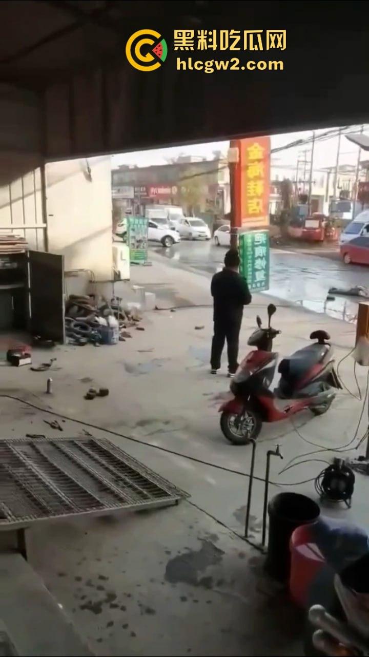 河北保定一女子因老公背叛情绪失控 开车将小三反复碾压致死 人都扁了-8