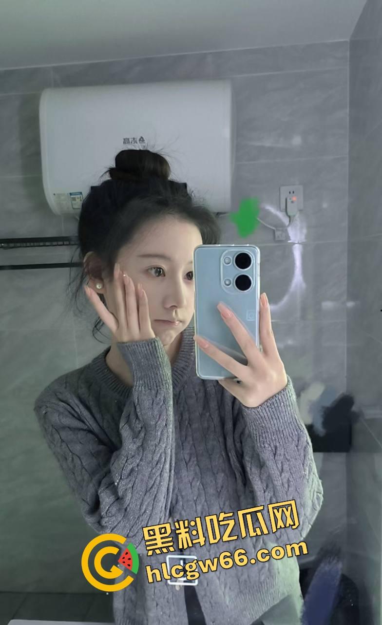 00后女大学生真就不想上班了，集体冲进抖音求包养，每日更新身高体重照片，不投简历只投金主！-11