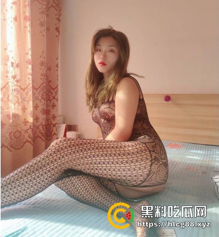 海南文艺气质学生【许琳琳】分手渣男狠泄私愤,渔网连体袜内射片子满网乱窜,浪货情趣花活玩得炉火纯青!-3