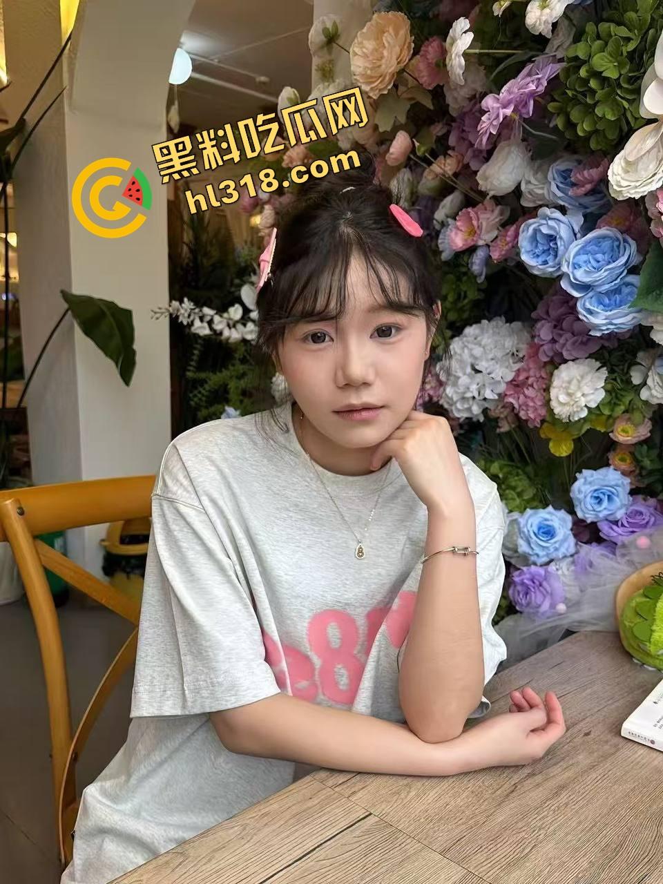 抖音女主播带货带进被窝,直播时约榜一大哥边做爱边互动,这就是互联网电子野战赚钱做爱两不误!-4