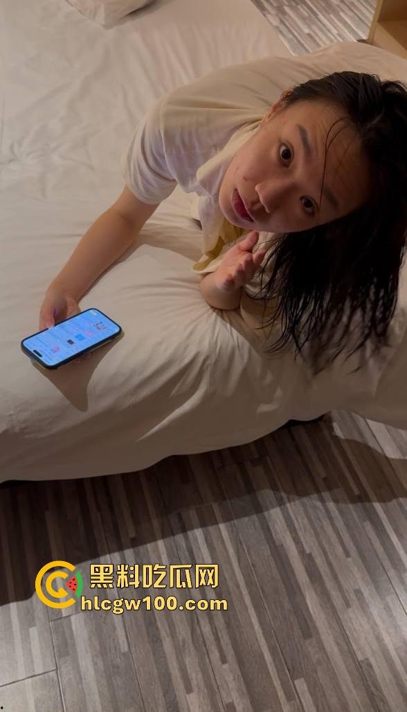 新年第一瓜!福建华侨大学啦啦队女神『应亚菲』背着男友跨年约炮,炮友发视频挑衅感谢新年礼物伤害拉满了!-7