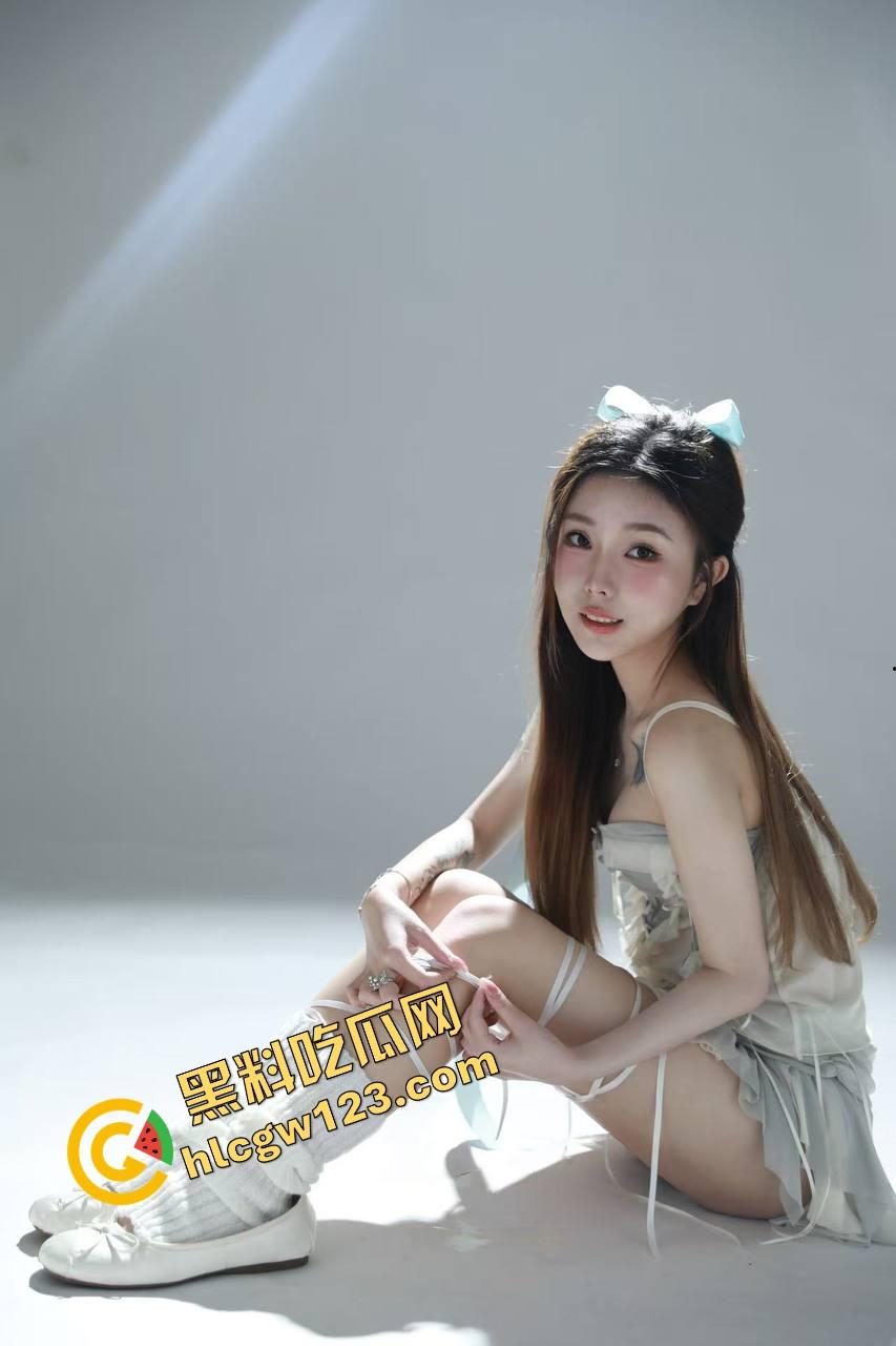 畜生姐夫猛扑小姨子嫩妞,撕衣露脸狠掏浪洞汁喷如瀑布,奶子晃瞎眼菊花硬捅烂,强上这骚货!-1