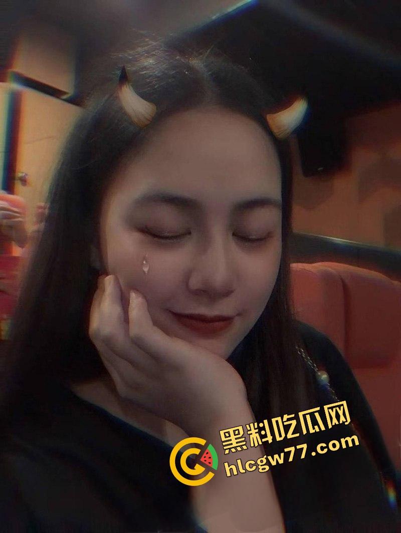 重庆财经学院反差母狗曝光,新疆小骚逼『夏兹热丽』破处后被疯狂口爆颜射,还舔精自拍骚得逆天!-6